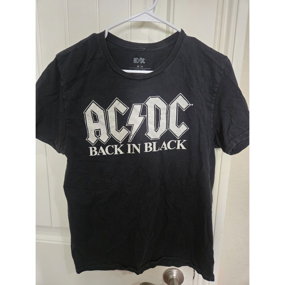 AC/DC Back in Black Men’s Medium Black Graphic T-Shirt Rock Band Music Tee